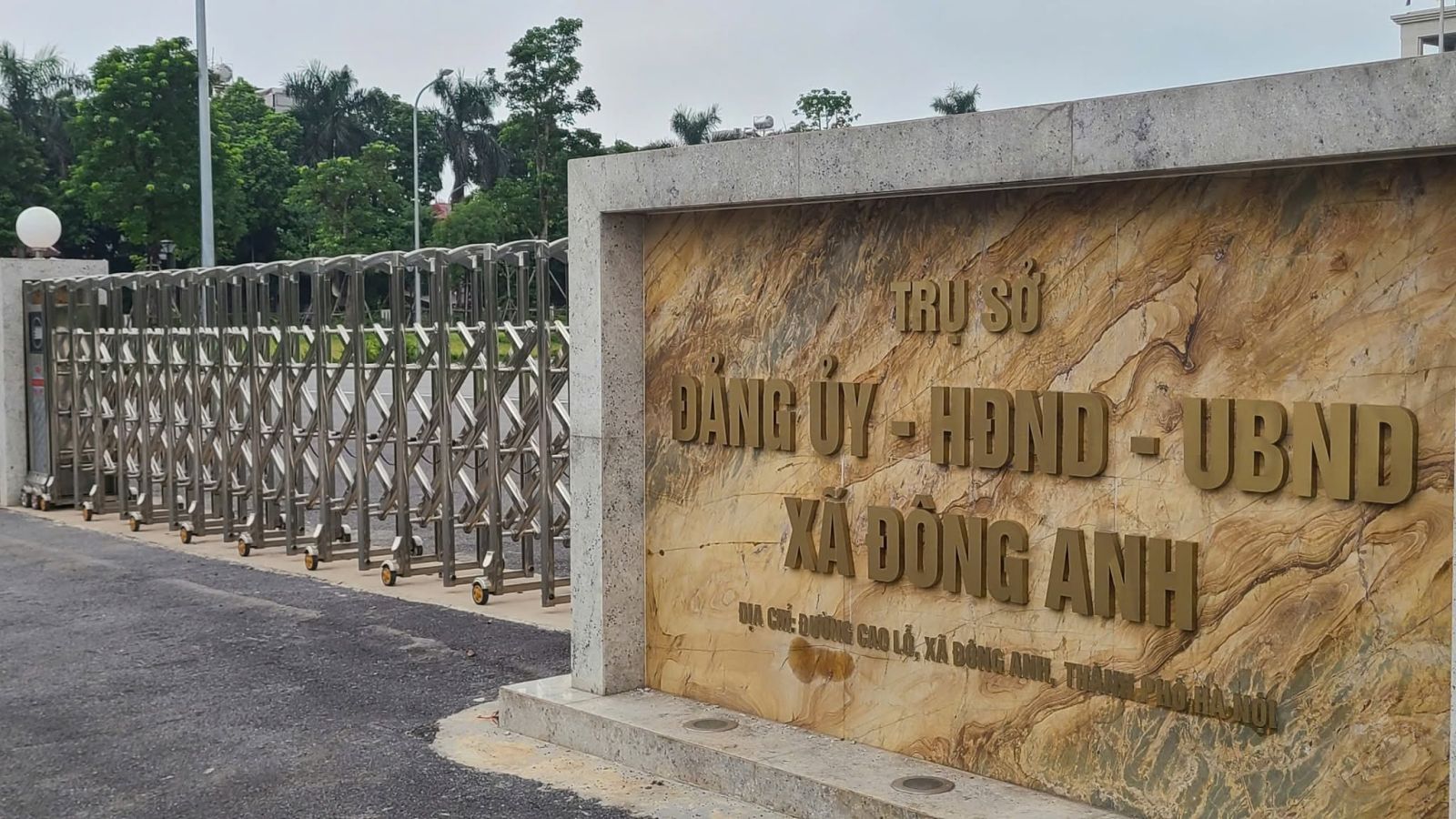 cổng xếp điện từ động