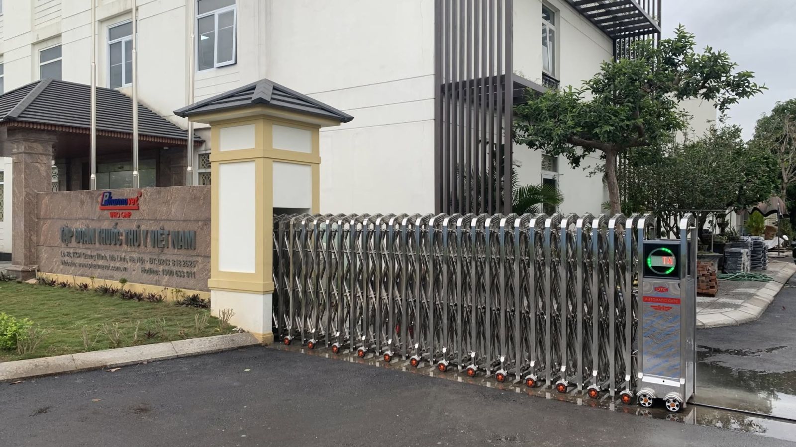cổng xếp điện