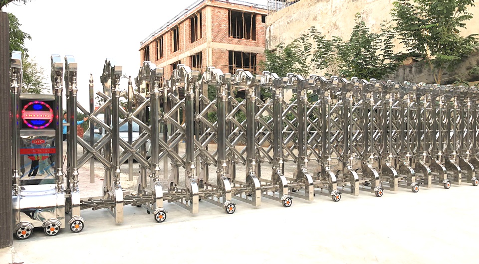 cổng xếp inox dtc d-815 3