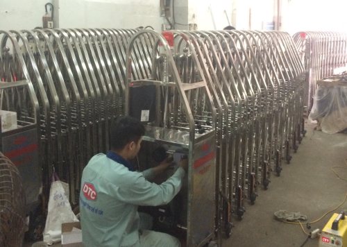 NHỮNG LỖI HƯ HỎNG THÂN CỬA CỔNG XẾP THƯỜNG GẬP VÀ CÁCH SỬA CHỮA