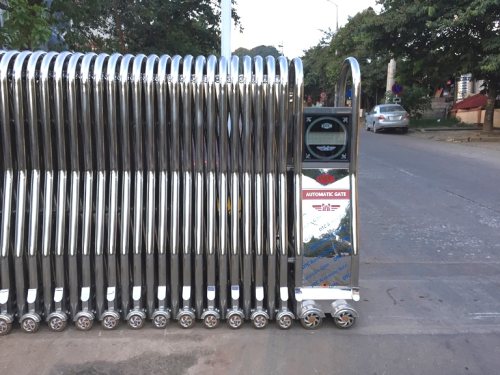 SỰ KHÁC NHAU GIỮA CỔNG XẾP INOX SUS 304 VÀ CỔNG XẾP INOX SUS 201