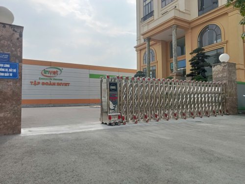 DTC Bàn Giao Hệ Thống Cổng Xếp Inox D80 Cho Tập Đoàn INVET: Định Hình Diện Mạo Đẳng Cấp & Bền Vững